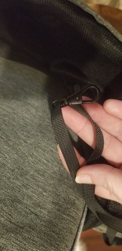 Bolsa de viaje mediana para mascotas gris malla superior lados suaves correa ajustable - Imagen 12 de 17