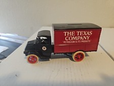 Ertl The Texas Co(Texaco) 1925 Mack Bulldog Replica Bank