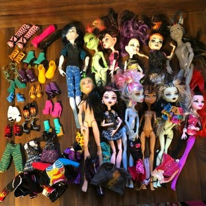 todas las muñecas de ever after high