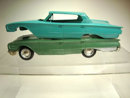 1960 AMT Ford Galaxie GREEN 4 door coaster Promo & extra junkyard body - Picture 7 of 9