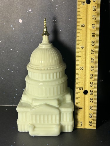 Avon The Capitol Wild Country After Shave Bottle Milky Glass Dome 4.5 oz - Picture 17 of 18