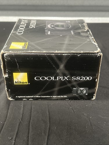 Nikon COOLPIX S8200 16,1 MP 14x optischer Zoom Kompakt-Digitalkamera - Silber/Schwarz - Bild 21 von 23