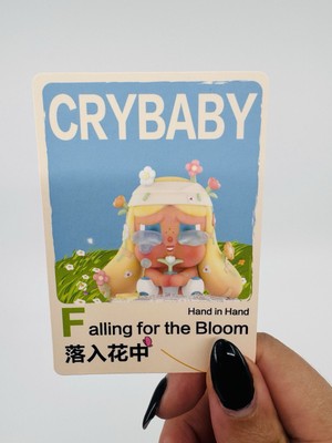 【未開封】POPMART Hand in Hand CRYBABY POP MART Hand in Hand Series Figure CRYBABY Falling For The