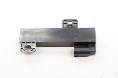 Módulo de antena de entrada trasera sin llave Chrysler Pacifica 2017-2025 OEM 04749301AB - Imagen 6 de 8