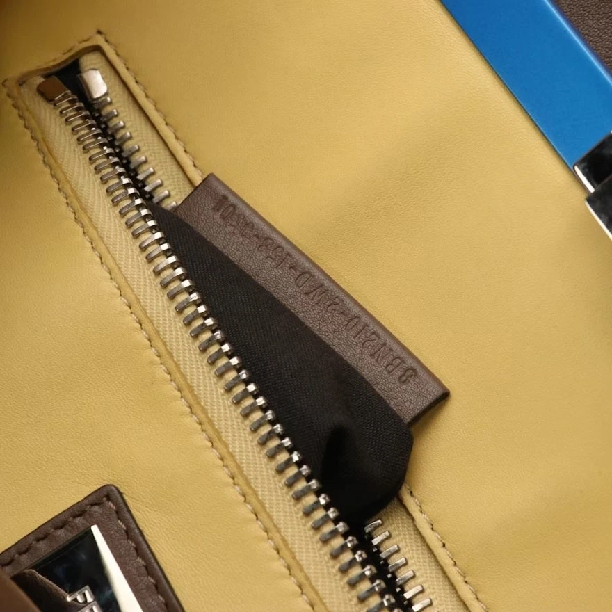 Подлинный Fendi большой Peekaboo Iconic в желтовато-коричневый с синими акцентами - Изображение 4 из 4