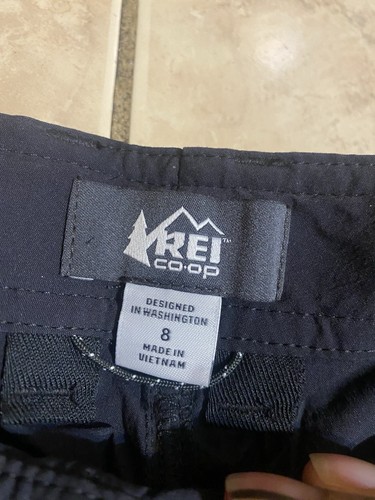 REI Co Op Women Size 8 Black Shorts Pockets Relaxed Nylon Belt Hiking Outdoor - Bild 2 von 3