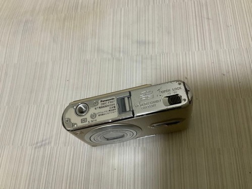 Panasonic Lumix DMC-FX07 Digital Camera Gold from Japan - Picture 3 of 9