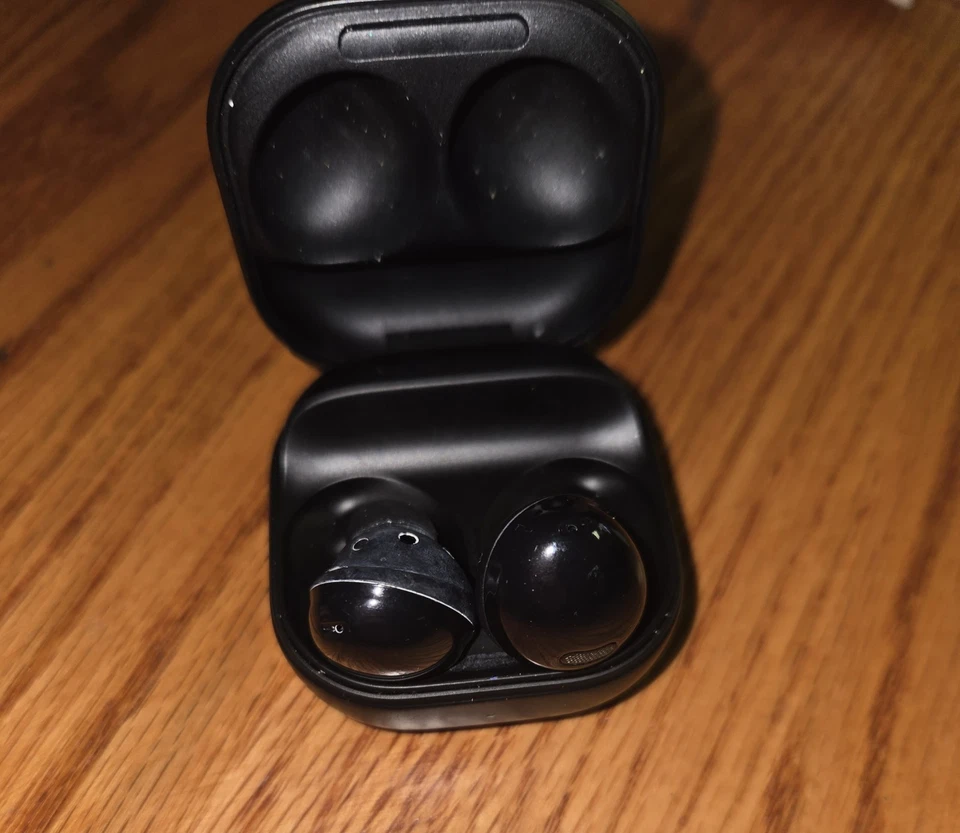 Auriculares inalámbricos Samsung Galaxy- Pro con cancelación de ruido - negro fantasma con estuche Foto 4 de 4