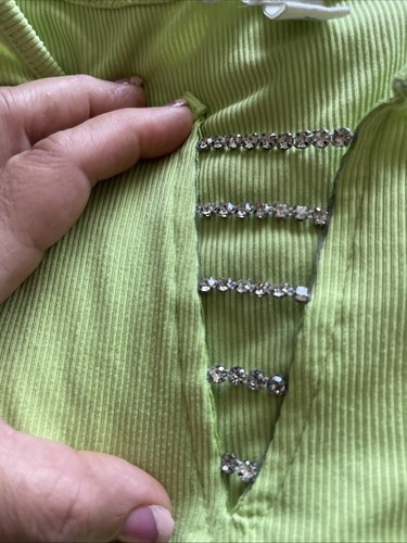 Eye Candy Color Light Green top Size Medium Sleeveless With Rhinestones Infront - Bild 4 von 7