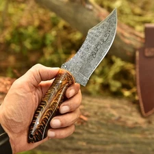 Damascus Steel Blade Full Tang Handmade Hunting Knife with Pine Cone Corelon