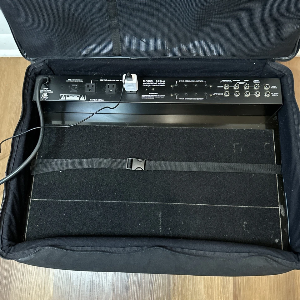 Pedalera eléctrica Furman modelo SPB-8 con estuche de transporte probado Foto 2 de 4