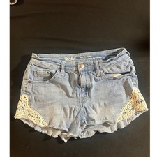 Mossimo Denim High Rise Shorts Light Wash Crochet Lace Trim - Size 8/29