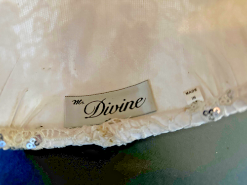 Ms Divine Vintage Lace White Hat β Dress / Bridal / Church - Timeless ππ€ - Picture 4 of 5