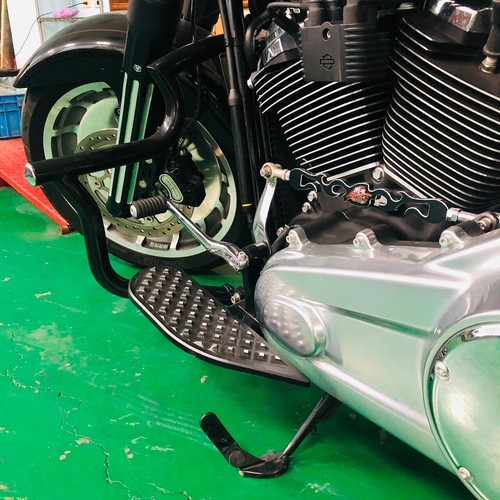 Front Rider Floorboard For Harley Touring Softail Dyna Switchback Footboard - Picture 4 of 10