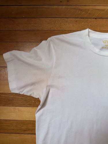 Uniqlo KAWS White Graphic Pocket T-Shirt 2016 Drop Size Large - Picture 6 of 8