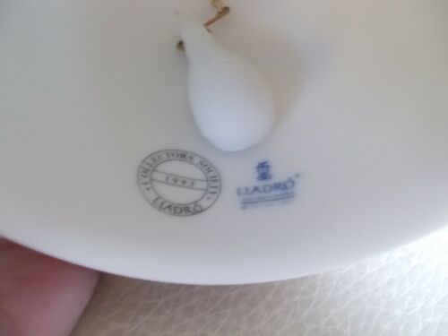 1993 LLADRO Collectors Society Annual BELL, #17615, "Grapes" Motif - Picture 11 of 12