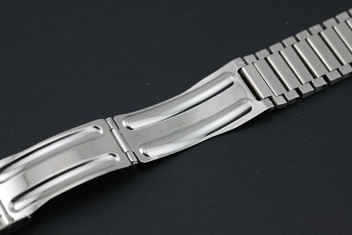 VINTAGE OMEGA SEAMASTER AUTOMATIC DISNEY FLUTO DIAL MEN`S DRESS DATE WATCH - Picture 13 of 16