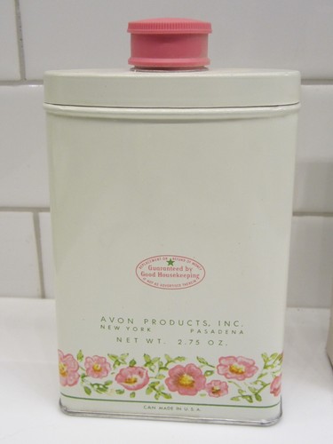 Vintage Avon To a Wild Rose Perfumed Talc Tin 2.75 oz Full! New Old Stock - Picture 3 of 6