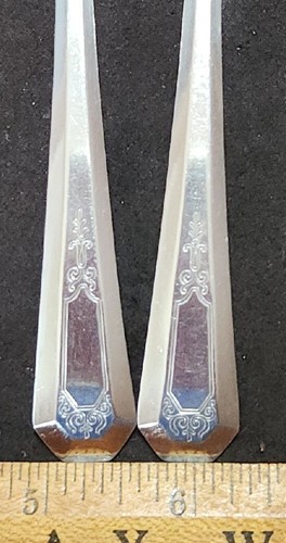 TWO (2) Wm Rogers International Silverplate LA FRANCE Dinner Forks - Picture 2 of 6