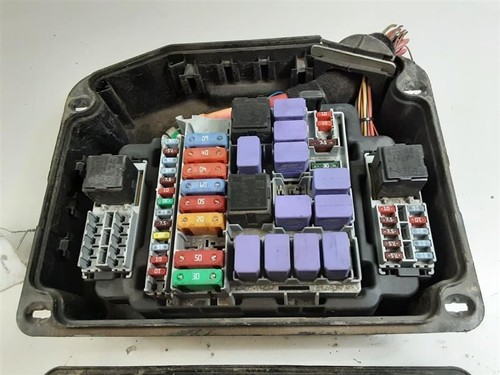 2011 11 MASERATI QUATTROPORTE FUSE PANEL RELAY BOX - Picture 4 of 12