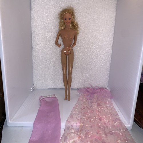 1984 Dreamtime Barbie Superstar Nightgown & Peignoir (990) - Picture 3 of 7
