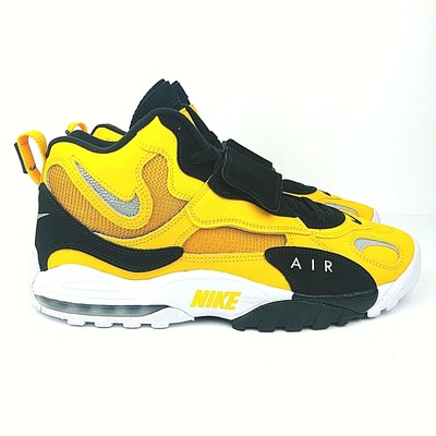 gold trainers nike