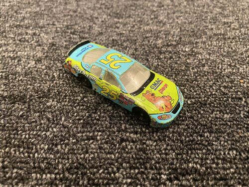 2005 Brian Vickers #25 GMAC Scooby-Doo 1:64 NASCAR Diecast - Picture 2 of 5