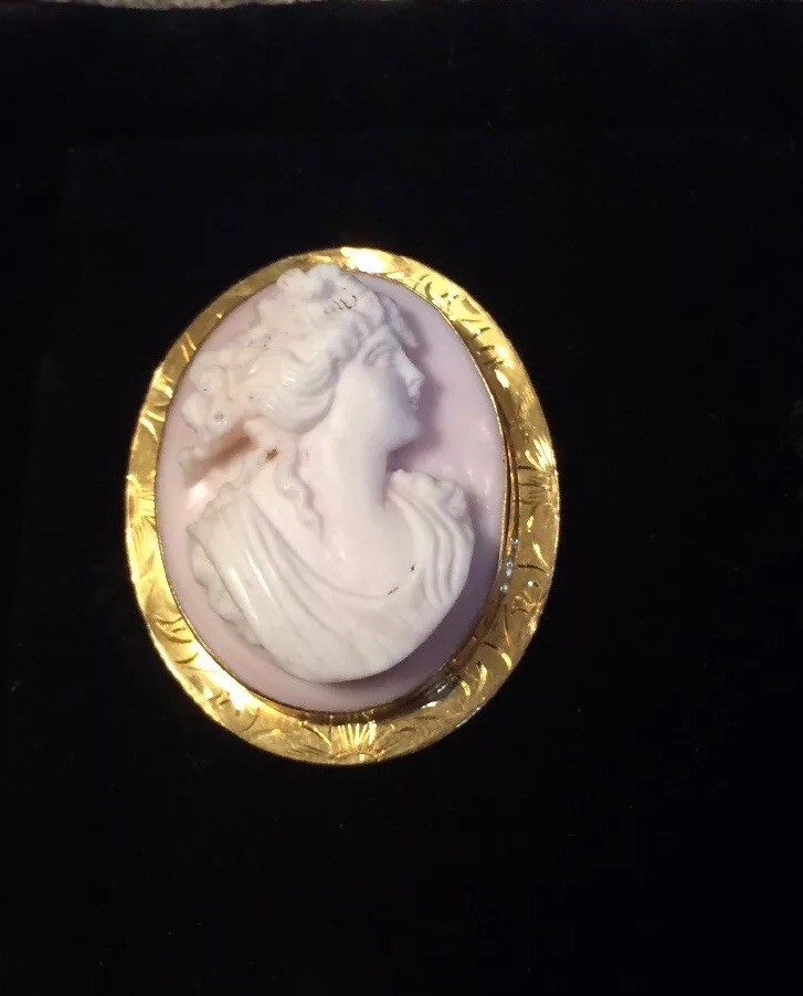 14K DEEP CARVED ANGEL SKIN CAMEO PIN PENDANT 14K DEEP CARVED ANGEL SKIN CAMEO PIN PENDANT