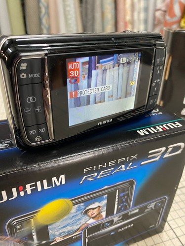 Fujifilm V1 3D Lenticular Viewer & Fuji W1 Finepix Real 3D Stereoscopic Camera - Picture 8 of 19