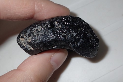 Piedra de tectita de indoquinita negra grande 41,8 gramos 45x34x19 mm - Imagen 4 de 6