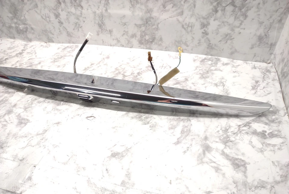 Infiniti G25 G35 G37 2007-2013 sedán tapa maletero moldura con cámara OEM Foto 2 de 4