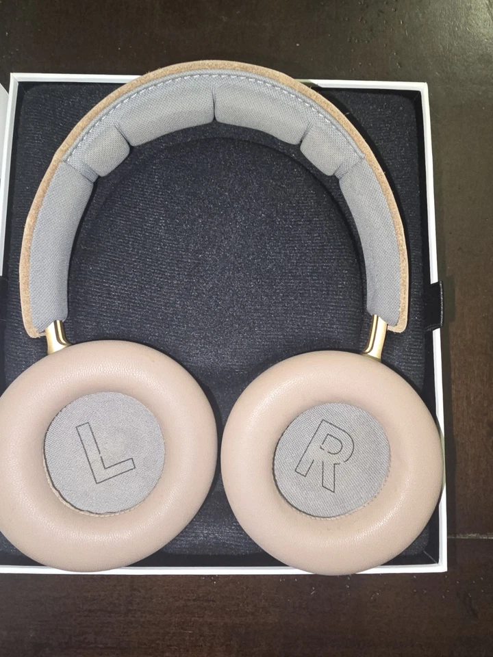 Bang & Olufsen Beoplay H9 3rd Gen Over-Ear Ear-Cup Headphones, Pink - Image 2 of 3