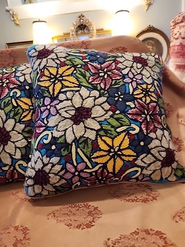 Set of 2 Pier 1 Square Floral Embroidered 15 x 15 throw pillows Covers - Picture 7 of 7