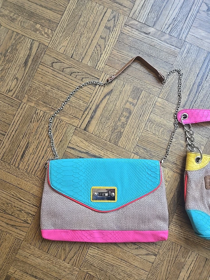 Dos APT. 9 Carteras/Bolsos Bolsos de Verano Multicolor Base de Paja Imitación Serpiente Foto 2 de 4