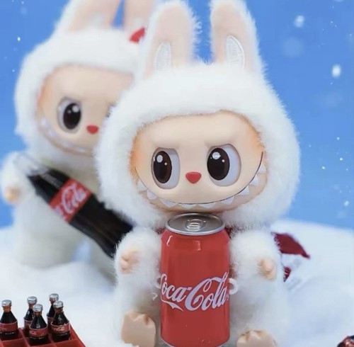Pop Mart Labubu Coca Cola Édition Limitée - Imagen 2 de 3