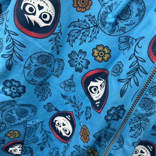 Chaqueta con Capucha Disney Coco Azul Miguel Bordada Letras Talla Mediana NUEVA SIN ETIQUETAS - Imagen 11 de 13