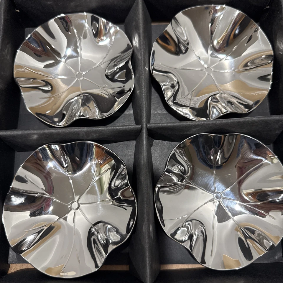 Juego de 4 platos de salsa/sal Michael Aram Lotus - NUEVO EN CAJA ORIGINAL 122450 India Foto 3 de 4