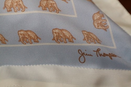 JIM THOMPSON CUSHION COVER 100% THAI SILK ELEPHANT PRINTED  BLUE 18" x 18" - Picture 4 of 6