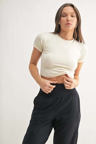 MONO B Essential Micro-ribbed Cropped Athleisure Tee - Picture 4 of 6