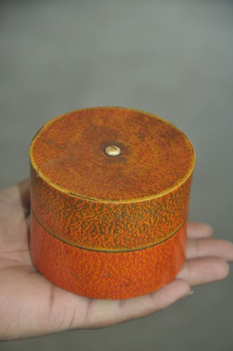 Vintage Wooden Orange Handcrafted Fine Lacquer Powder Box - Picture 2 of 9