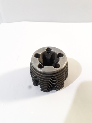 TRX 2.5 Nitro R/C Car- Truck Cooling Head Pre-owned R/C Hobby Parts Junk Lot  #3 - Picture 2 of 8