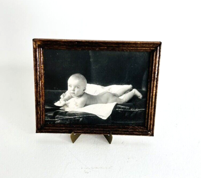 Dollhouse Miniature Accessories Baby Art Frame Framed 1 5/8"H x 1 1/4"W Dollhouse Miniature Accessories Baby Art Frame Framed 1 5/8"H x 1 1/4"W