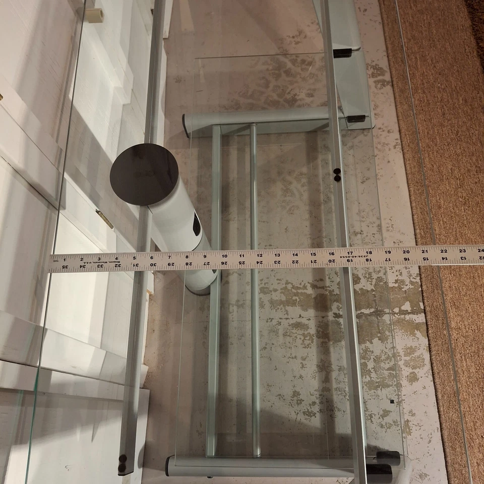 Bell'O 钢化玻璃支架 适用于 60 英寸电视 - 伊利诺伊州 Lake Cnty 本地接机 — 第 3/4 张图片