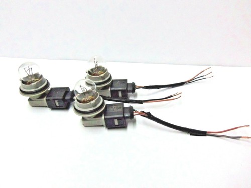 98-05 VW New Beetle Front-Rear 3 Wire Brake Light-Front Turn Signal Bulb Holder