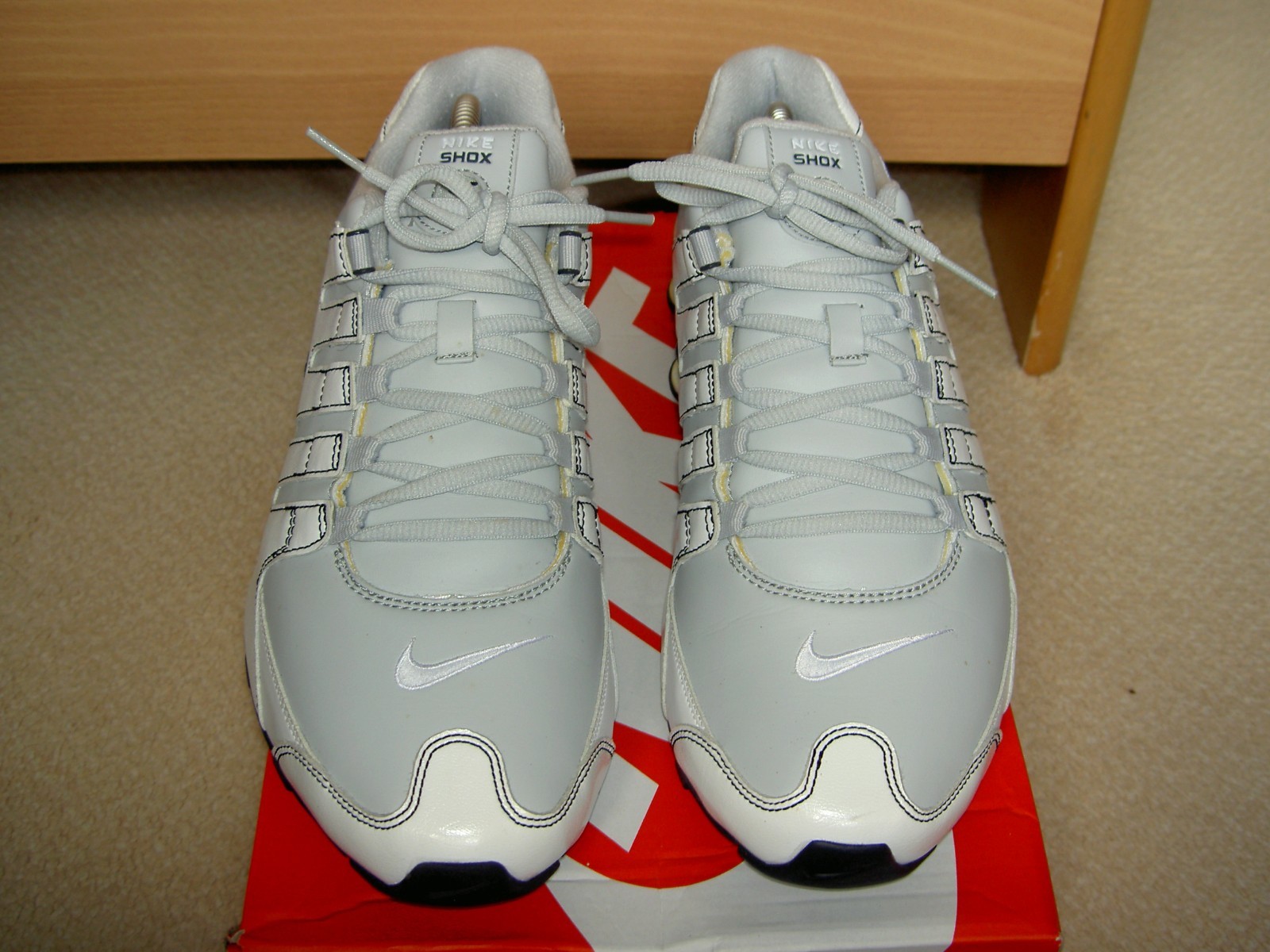 NIKE SHOX LEDER SNEAKER. GRÖßE : 43 NEU!! NIKE SHOX LEDER SNEAKER. GRÖßE : 43 NEU!!