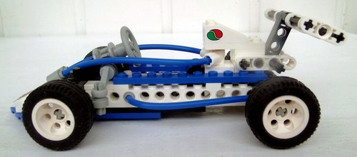 LEGO Technic 8216 Rennwagen von 1997 - Bild 4 von 5