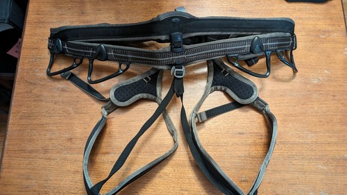 Petzl CALIDRIS C57 Climbing Harness, Size 2 M-XL, New, Unused - Picture 4 of 5