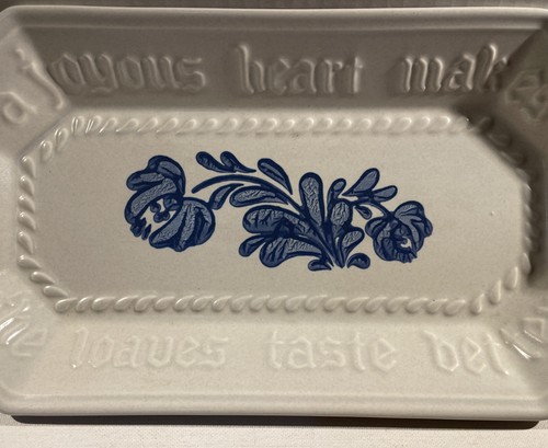 VTG Pfaltzgraff Yorktowne Bread Loaf Dish Plate Floral Blue Stoneware Embossed - Picture 3 of 12