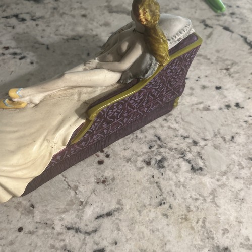 Rare 2003 Vintage Victorian Lady On Sofa John Seward Johnson II - Picture 5 of 14