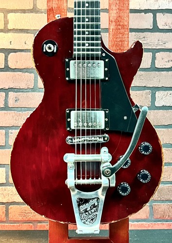 1986 Gibson Les Paul Studio Electric Guitar. Wine Red, Ebony Board, Bigsby, T... - Picture 2 of 12